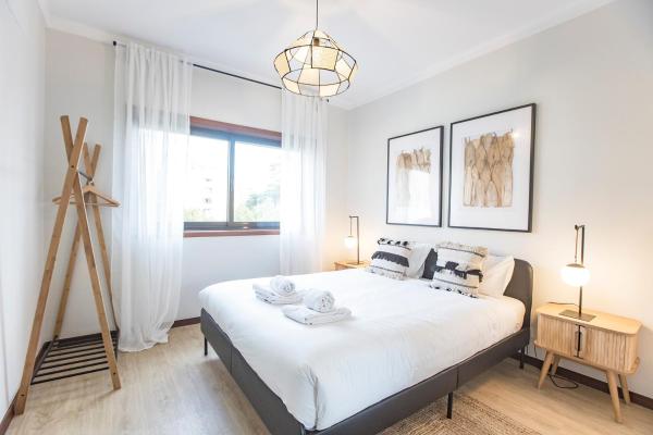 Kuva 4: 2BR Flat in Bonfim w/ AC & Balcony by LovelyStay