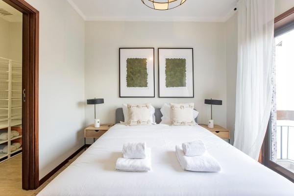 Kuva 9: 2BR Flat in Bonfim w/ AC & Balcony by LovelyStay