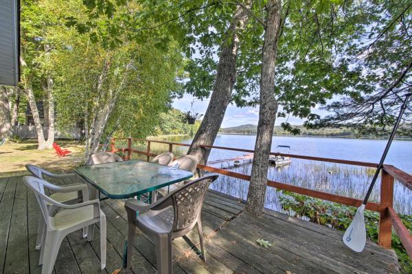 Na fotografii je vidět objekt Quiet and Lovely Lakefront Cottage for Families! nacházející se ve městě Union.