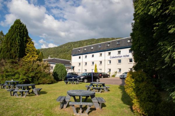 Na zdjęciu widoczny jest obiekt The Caledonian Hotel położony w mieście Fort William.