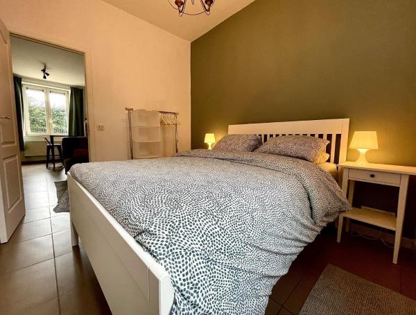 Na fotografii je vidět objekt L'appartement d'houyet - Esc'Appart nacházející se ve městě Houyet.