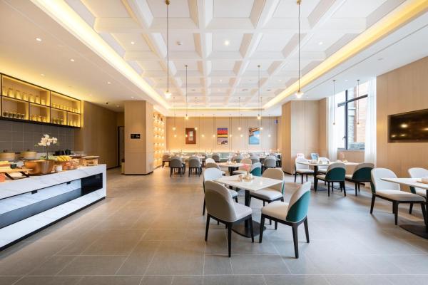Na foto é possível ver o objeto Atour Hotel Ningbo Fenghua Huizheng Street localizado na cidade de Ningbo.
