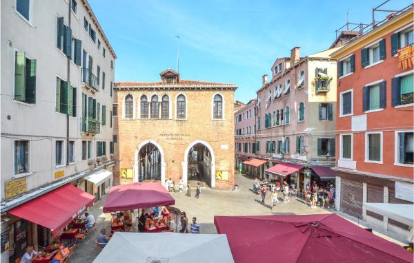 A la foto es mostra l'objecte Lovely Apartment In Venezia With Wifi situat a la ciutat de Venècia.