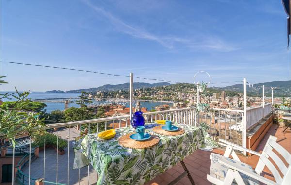 Na fotografii je vidět objekt Casa Zigoela nacházející se ve městě Rapallo.