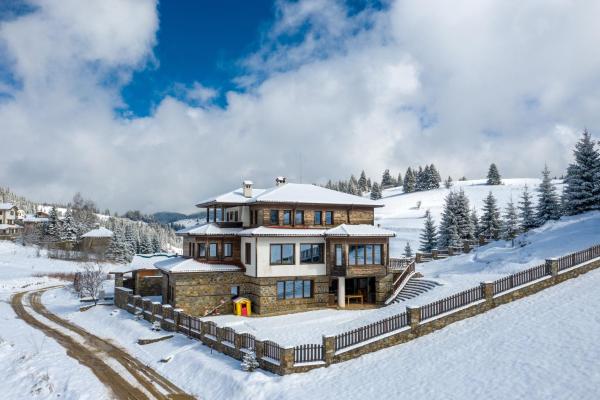 A la foto es mostra l'objecte Stoykite-Pamporovo Nature Retreat situat a la ciutat de Grashtitsa.
