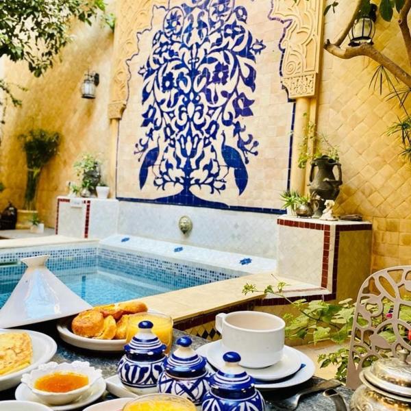 A la foto es mostra l'objecte Les Bains de Fez Tara situat a la ciutat de Fes.