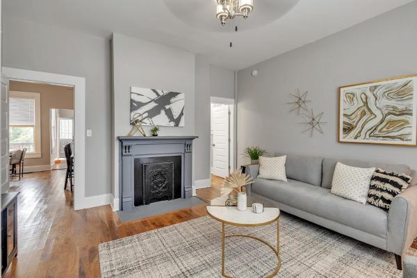 Na foto é possível ver o objeto Recently Renovated Home in the Heart of Bellevue! home localizado na cidade de Bellevue.