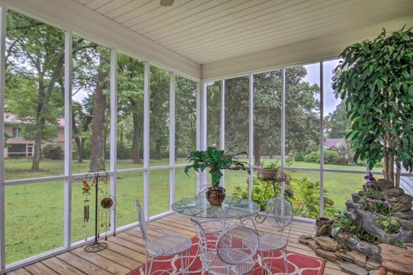 Na fotografii je vidět objekt Charming Anderson Villa with Screened Porch! nacházející se ve městě Anderson.