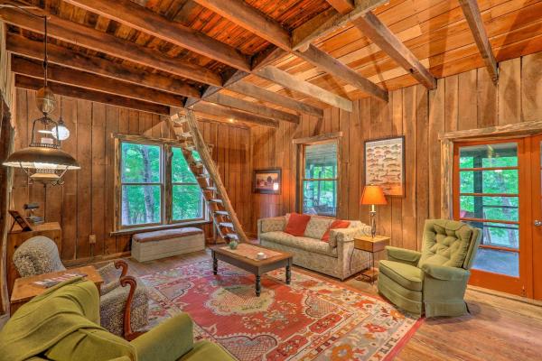Zdjęcie 5: Rustic Cabin in the Woods 2-Acre Fishing Pond!