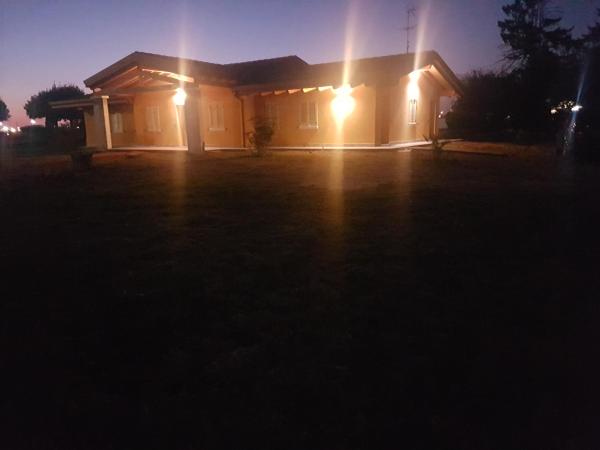 Na zdjęciu widoczny jest obiekt Mazzi House Garden położony w mieście Dossobuono.