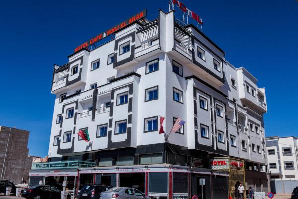 Na zdjęciu widoczny jest obiekt HOTEL BORJ EL ARAB położony w mieście Dechret Charfa.