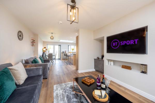The Oaklands - Luxury Spacious 6-bed, Near Solihull, Birmingham City, Jlr, Nec, Airport, Resorts World, Hs2 - Birmingham