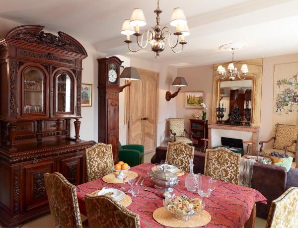 A la foto es mostra l'objecte Appartements de la Côte situat a la ciutat de Beaune.