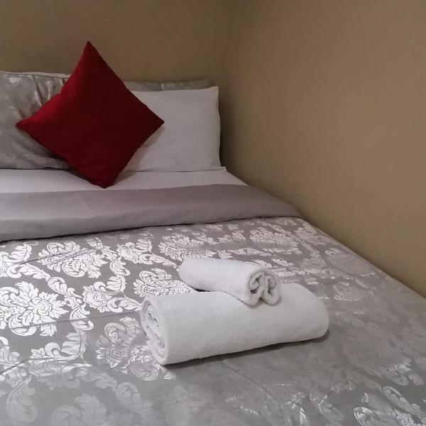 A la foto es mostra l'objecte ROYAL LODGE situat a la ciutat de Duvhapark.