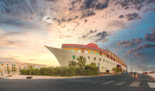 En la foto se muestra el objeto Golden Ship Hotel ubicado en la ciudad de Riad.
