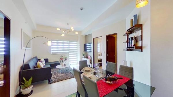 2 BR Corner Executive Suite at Lafayette Park Square Megaworld Blvd Unit 5H, Iloilo City