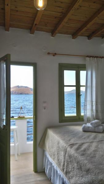 A la foto es mostra l'objecte Milos By The Sea - Eco House situat a la ciutat de Areti.