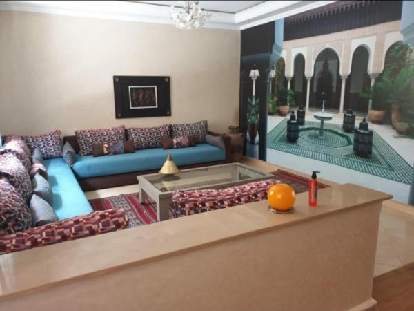 En la foto se muestra el objeto Wasmina ubicado en la ciudad de Marrakech.