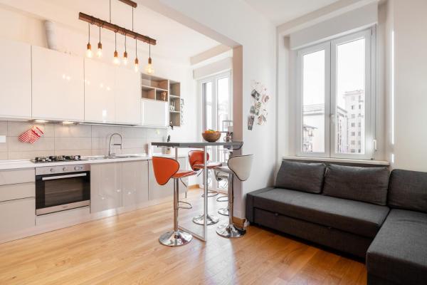 Doni Quiet and Comfortable Apartament with Balcony, Florence