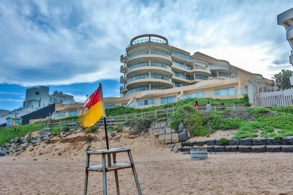 102 Bermuda-Comfortable ground floor on main beach