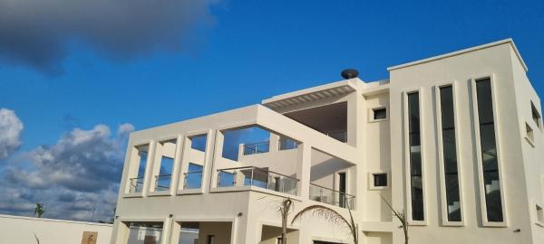 A la foto es mostra l'objecte Villa Bolati, avec piscine, jacuzzi, jardin et vue situat a la ciutat de Moosou.