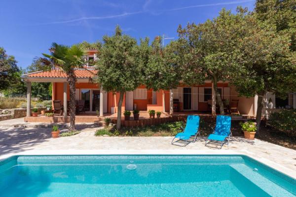 Na foto é possível ver o objeto Cozy holiday home Ella Nature with pool near the beach localizado na cidade de Peroj.