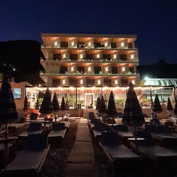 Hotel Aross, Vlorë