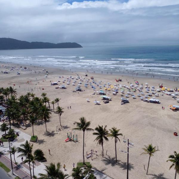 Vista Em Frente Ao Mar Em Guilhermina - Praia Grande