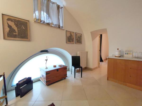 A la foto es mostra l'objecte Scesa San Michele situat a la ciutat de Bari.