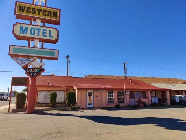 På bildet vises objektet Western Motel som ligger i byen Deming.