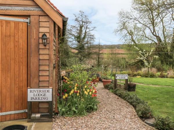 A la foto es mostra l'objecte Riverside Lodge situat a la ciutat de Cuckney.
