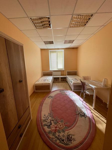 Na fotografii je vidět objekt Seven Hotel nacházející se ve městě Luhyny.