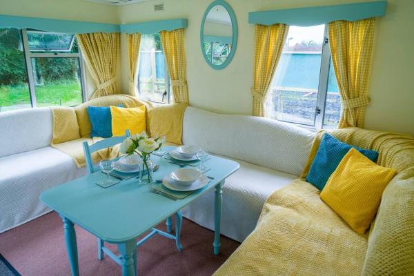 Op de foto is het object Wind In The Willows: Sleeps 4, Kitchen, bathroom, lounge, WIFI te zien, gelegen in de stad Stockton.