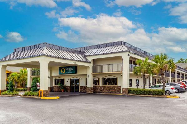 A la foto es mostra l'objecte Quality Inn Mobile West Tillmans Corner situat a la ciutat de Tillmans Corner.