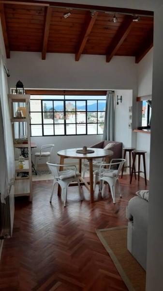 A la foto es mostra l'objecte Hermoso departamento céntrico en ultimo piso, con cochera situat a la ciutat de Salta.