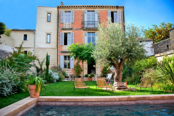 På billedet ses objektet La Maison Rouge d'Uzes B&B beliggende i byen Uzès.