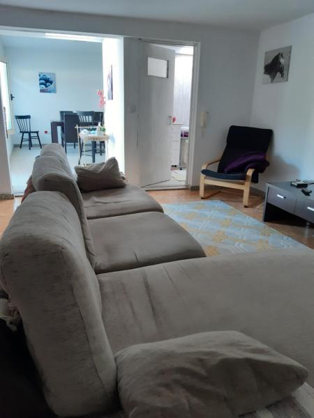 Na zdjęciu widoczny jest obiekt 2-Bed House - Garden Parking Pets położony w mieście Mujães.