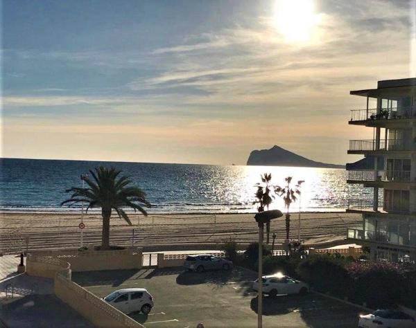 A la foto es mostra l'objecte Gaviotas situat a la ciutat de Calp.