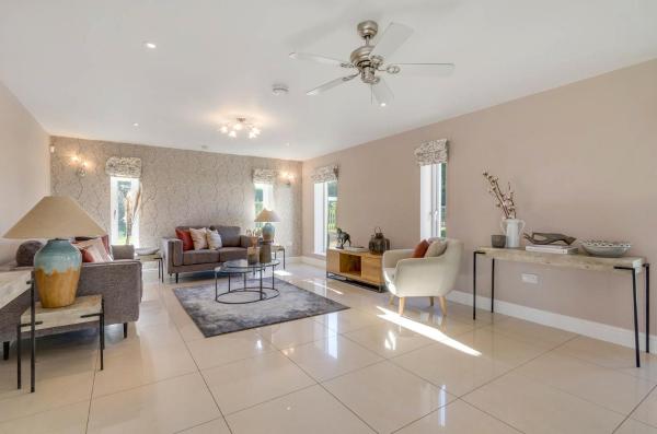 A la foto es mostra l'objecte Spacious 5-Bedroom Farmhouse l Near Thetford Forest situat a la ciutat de Hockham.