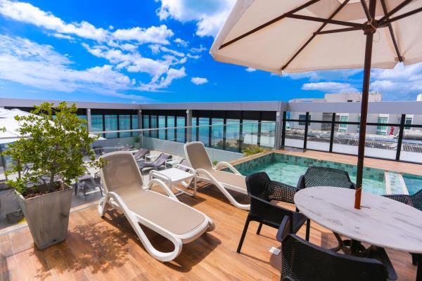 Nella foto è visibile l'oggetto Pajuçara Praia Hotel situato nella città di Maceió.