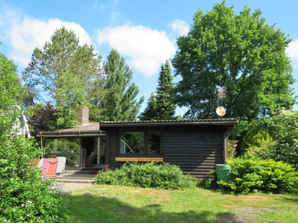 På bildet vises objektet Chalet Fietz by Interhome som ligger i byen Luhnstedt.