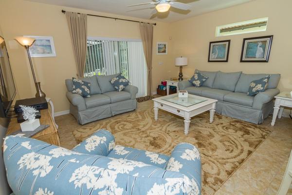 Foto 4: Extended Pool Deck - South Facing - Pool & Spa - Game Room - Family Friendly - Nr Disney