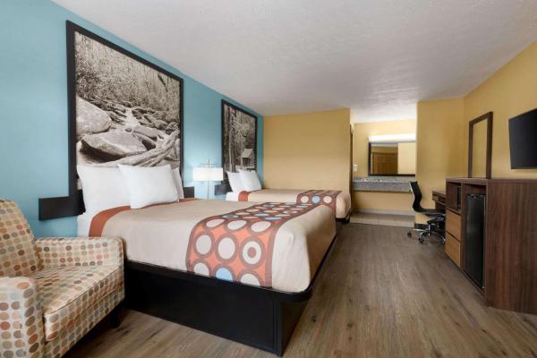 På billedet ses objektet Super 8 by Wyndham Whites Creek/ Nashville NW Area beliggende i byen Joelton.
