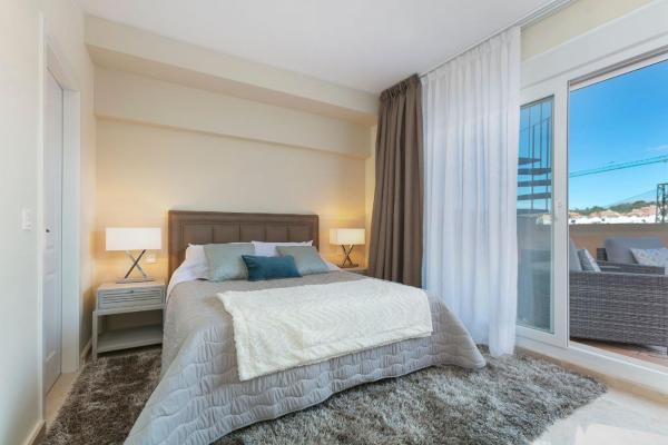 A la foto es mostra l'objecte Royal Cabopino Townhouse, Marbella situat a la ciutat de Marbella.