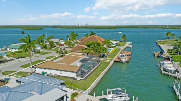 Zdjęcie 8: ELEVATED 955 - Spacious Family Riverfront home 4 Bedrooms