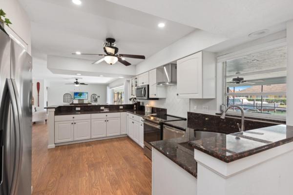 Zdjęcie 7: ELEVATED 955 - Spacious Family Riverfront home 4 Bedrooms