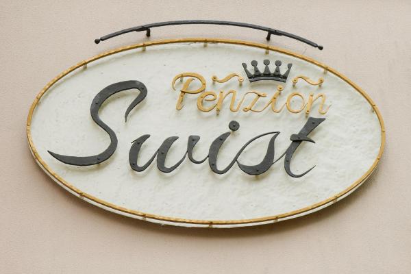 Na fotografii je vidět objekt Penzion Swist nacházející se ve městě Písečná.