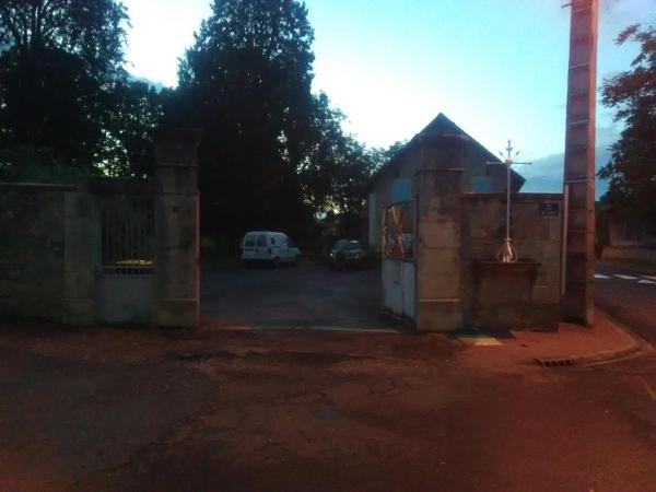 Nella foto è visibile l'oggetto Mlle Labeaume situato nella città di Thuret.