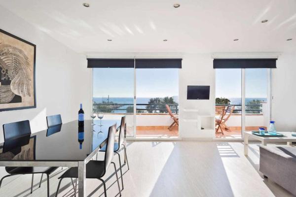 A la foto es mostra l'objecte Sitges Marblava Sobre el mar situat a la ciutat de Sitges.