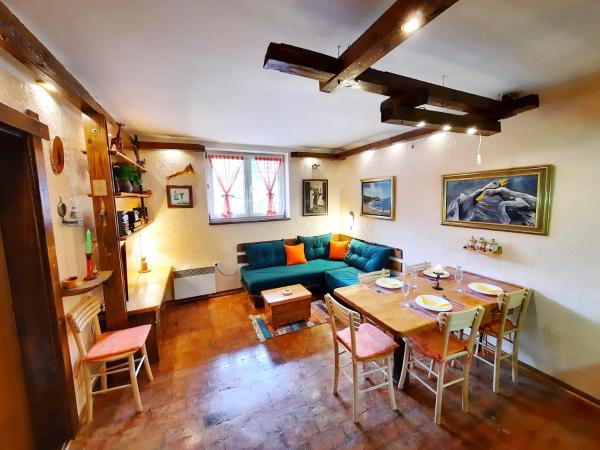 A la foto es mostra l'objecte Apartman Pod bregom - Gondola 180m situat a la ciutat de Brzeće.